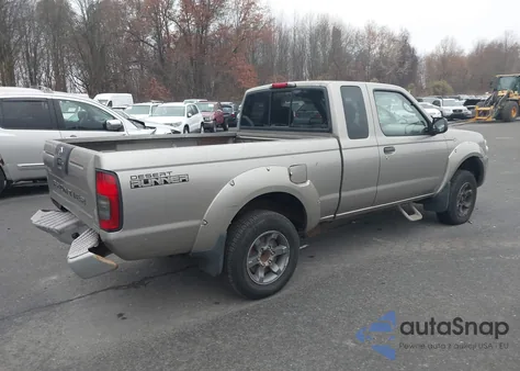 2002 Nissan Frontier Desert Runner Xe-V6 из США, поврежденный, VIN 1N6ED26TX2C373293